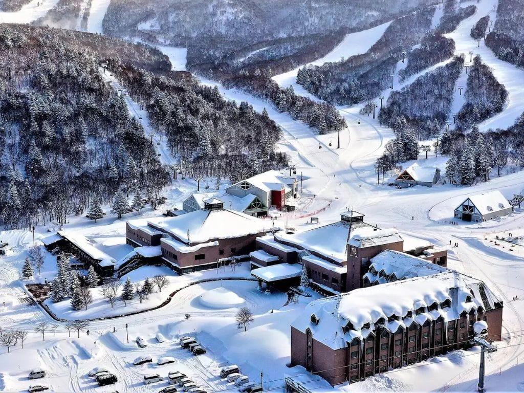 Club Med Hokkaido Resorts Comparison - Club Med Kiroro Peak