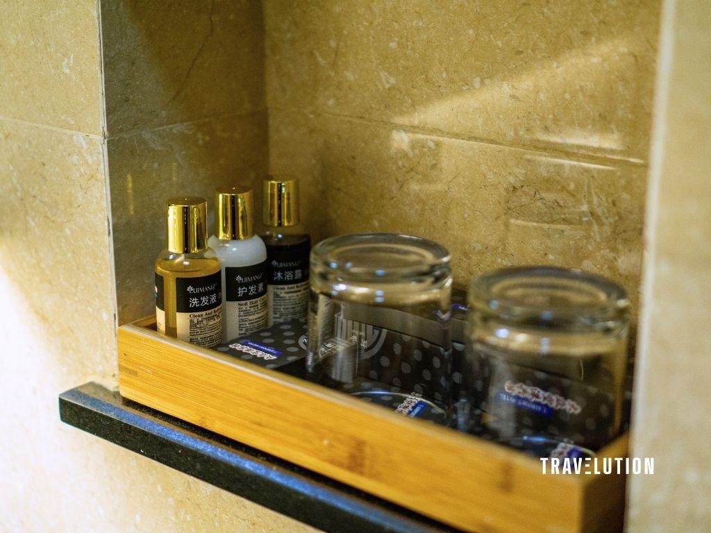 Flights to Lijiang Review - Dazhong Airport Hotel Toiletries