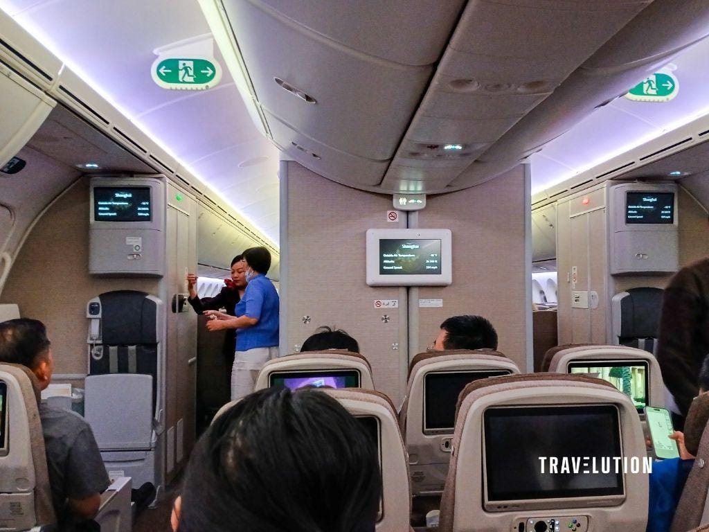 Flights to Lijiang Review - Shanghai Airlines Boeing 787