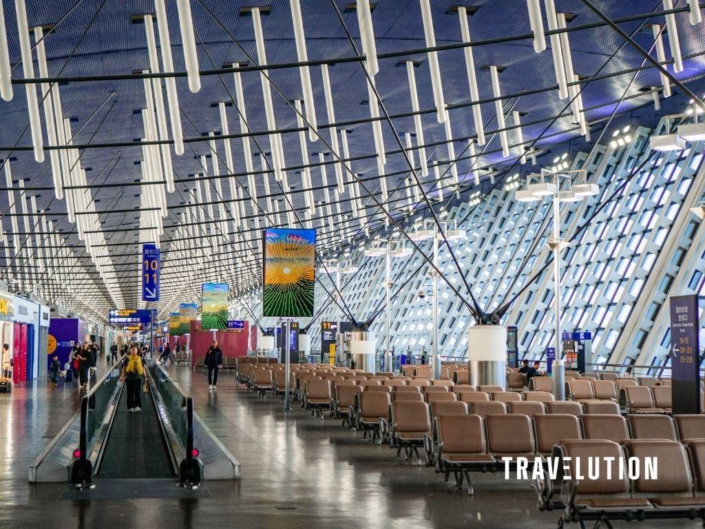 Flights to Lijiang Review - Shanghai Pudong Airport
