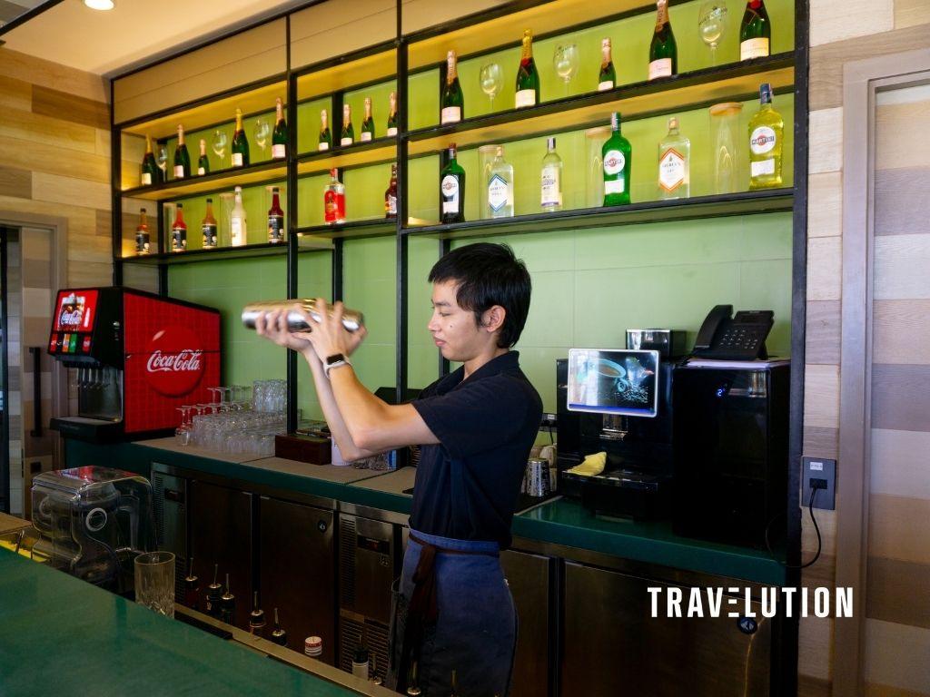 Club Med Phuket Family Oasis - Bartender at Family Bar